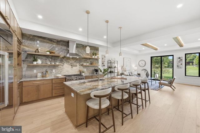 840 N BURLINGTON ST, Arlington, VA 22203