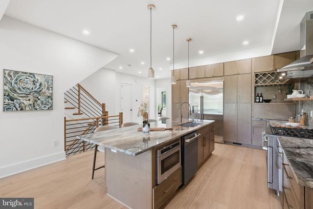 840 N BURLINGTON ST, Arlington, VA 22203