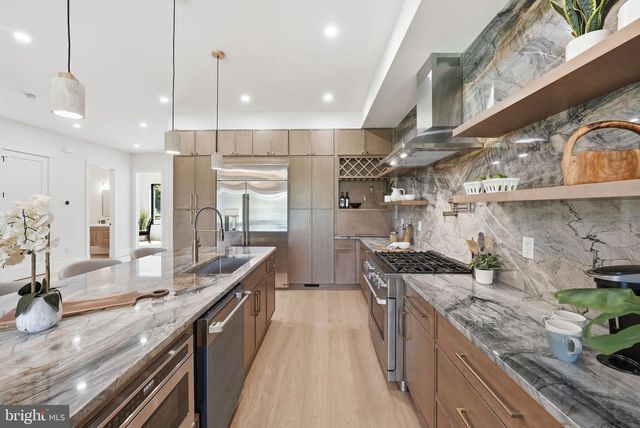840 N BURLINGTON ST, Arlington, VA 22203