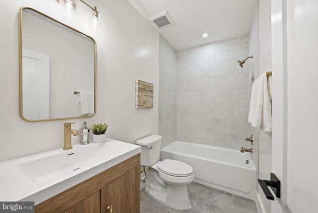 840 N BURLINGTON ST, Arlington, VA 22203