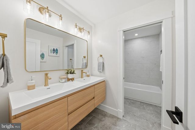 840 N BURLINGTON ST, Arlington, VA 22203