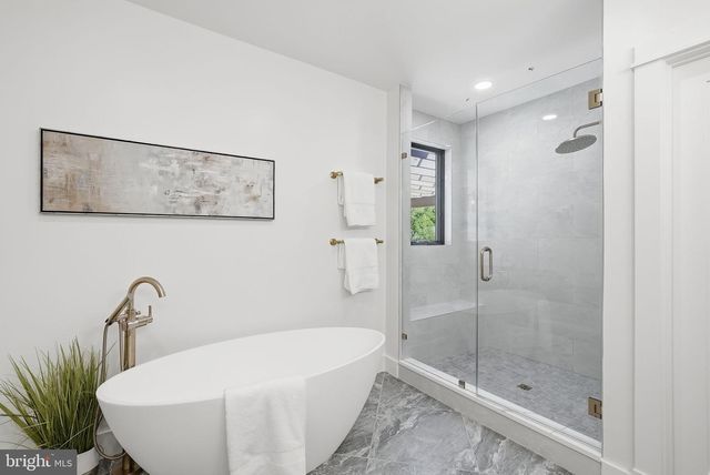 840 N BURLINGTON ST, Arlington, VA 22203