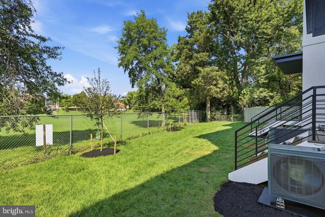 840 N BURLINGTON ST, Arlington, VA 22203