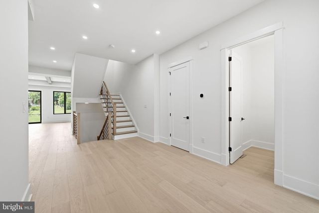 840 N BURLINGTON ST, Arlington, VA 22203