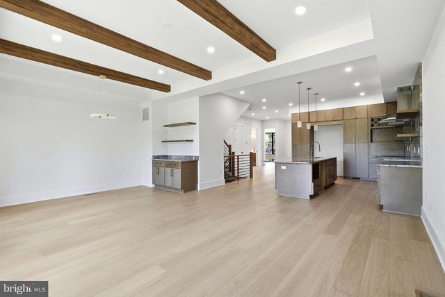 840 N BURLINGTON ST, Arlington, VA 22203