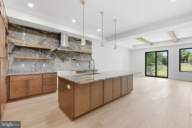 840 N BURLINGTON ST, Arlington, VA 22203