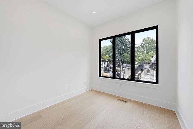 840 N BURLINGTON ST, Arlington, VA 22203