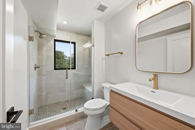 840 N BURLINGTON ST, Arlington, VA 22203