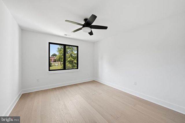 840 N BURLINGTON ST, Arlington, VA 22203