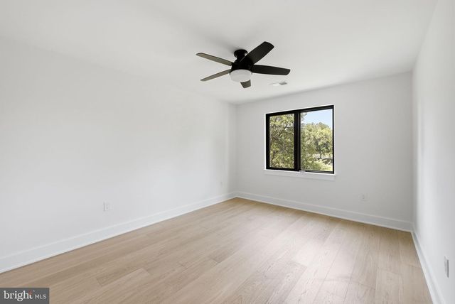 840 N BURLINGTON ST, Arlington, VA 22203