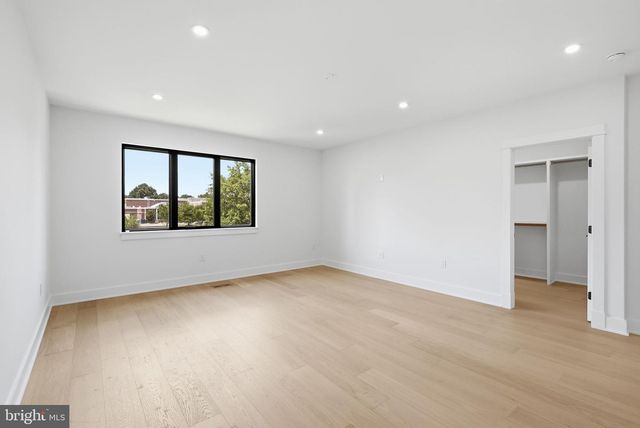 840 N BURLINGTON ST, Arlington, VA 22203