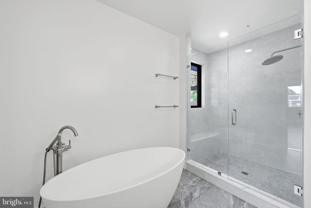 840 N BURLINGTON ST, Arlington, VA 22203