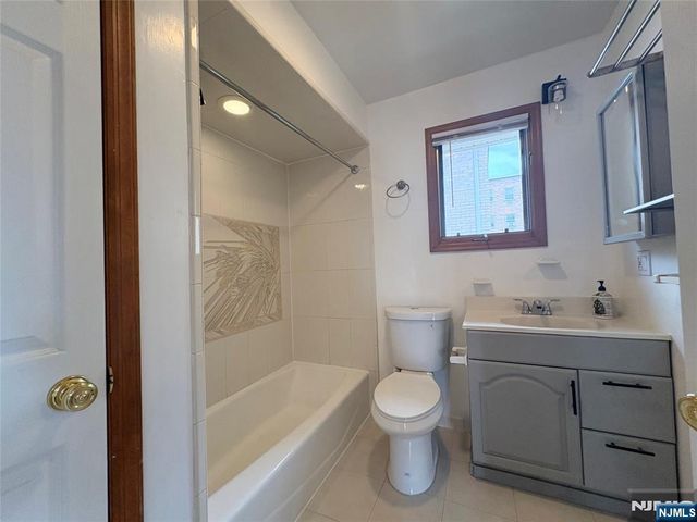 476 Highland Avenue right, Palisades Park, NJ 07650