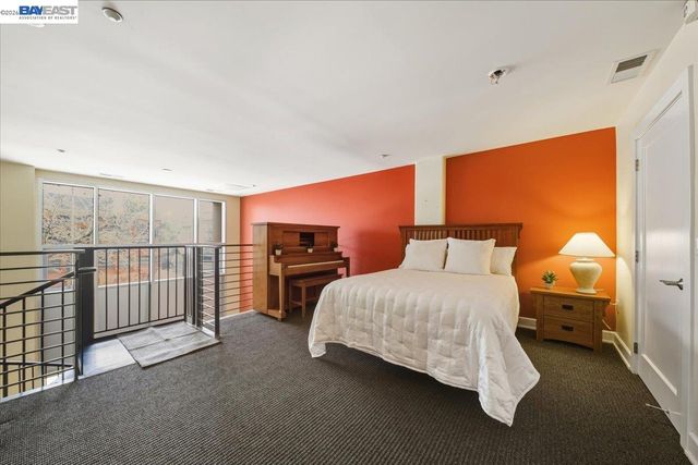 809 Clay, Oakland, CA 94607