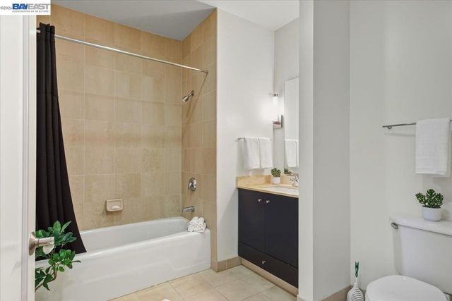 809 Clay, Oakland, CA 94607