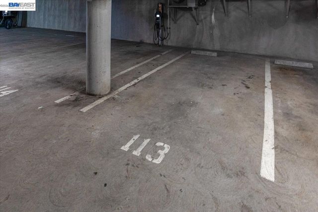 809 Clay, Oakland, CA 94607