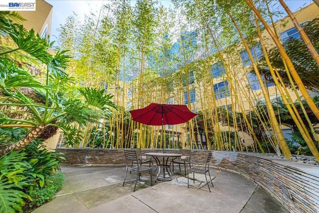 809 Clay, Oakland, CA 94607