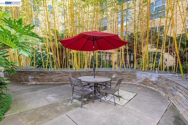 809 Clay, Oakland, CA 94607