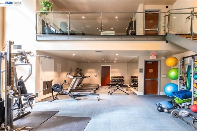 809 Clay, Oakland, CA 94607