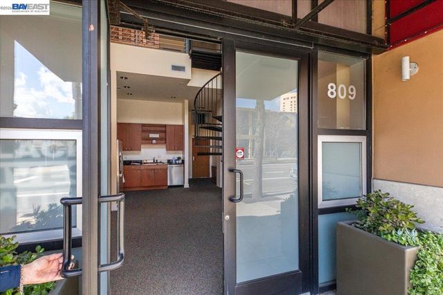 809 Clay, Oakland, CA 94607