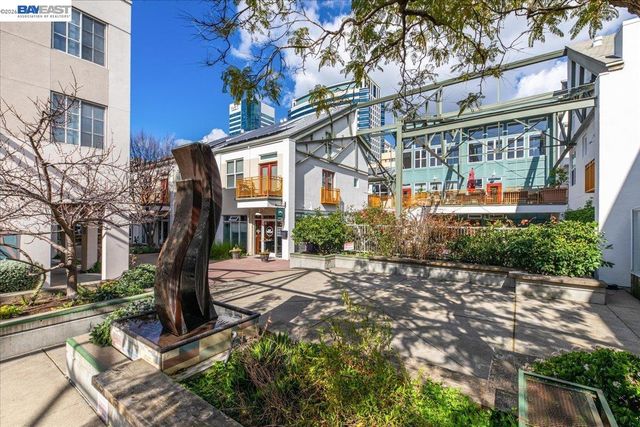 809 Clay, Oakland, CA 94607