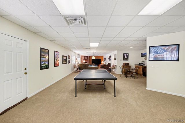 2215 Ridgemoor Court, Burton, MI 48509