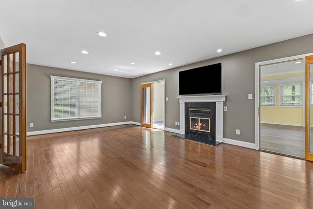 11451 HUNTSMAN DR, Manassas, VA 20112