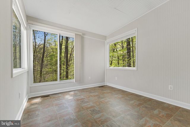 11451 HUNTSMAN DR, Manassas, VA 20112
