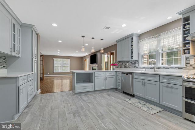 11451 HUNTSMAN DR, Manassas, VA 20112