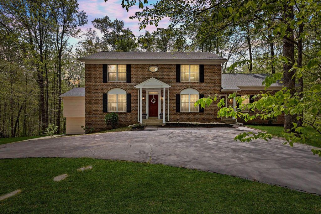11451 HUNTSMAN DR, Manassas, VA 20112