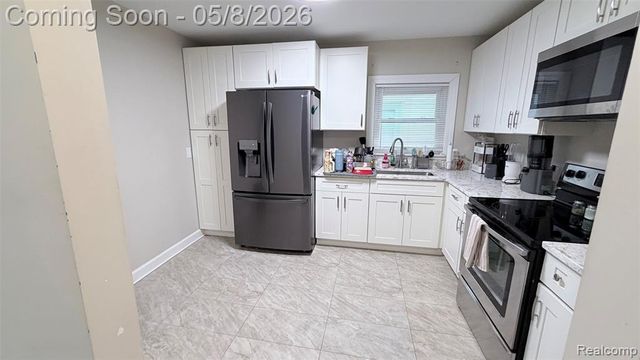 21405 Indian Street, Southfield, MI 48033