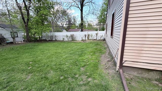 21405 Indian Street, Southfield, MI 48033