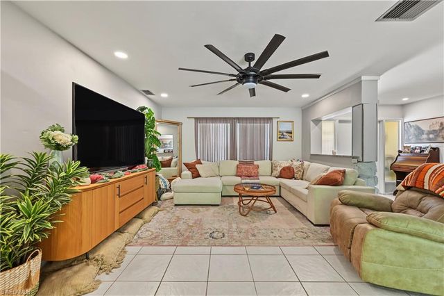 1137 Town And River DR, Fort Myers, FL 33919