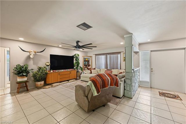 1137 Town And River DR, Fort Myers, FL 33919