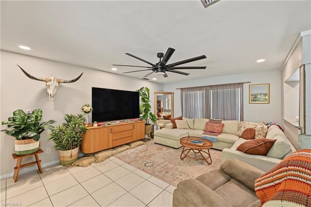 1137 Town And River DR, Fort Myers, FL 33919