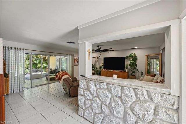 1137 Town And River DR, Fort Myers, FL 33919