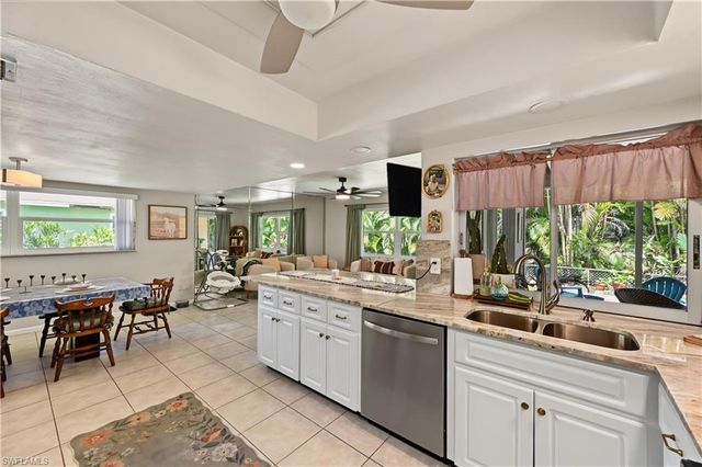 1137 Town And River DR, Fort Myers, FL 33919