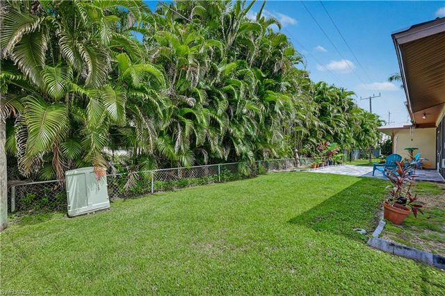 1137 Town And River DR, Fort Myers, FL 33919