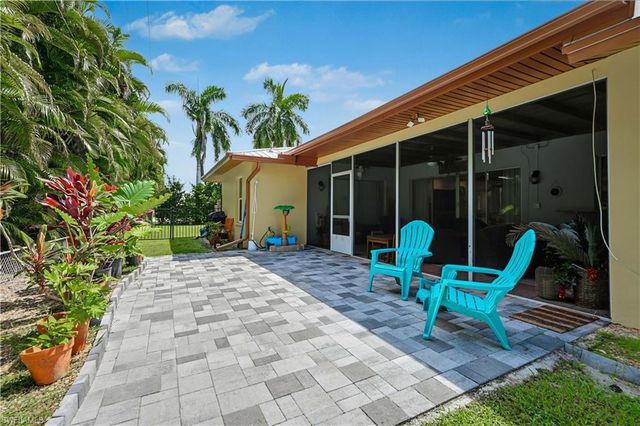 1137 Town And River DR, Fort Myers, FL 33919