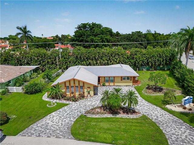 1137 Town And River DR, Fort Myers, FL 33919