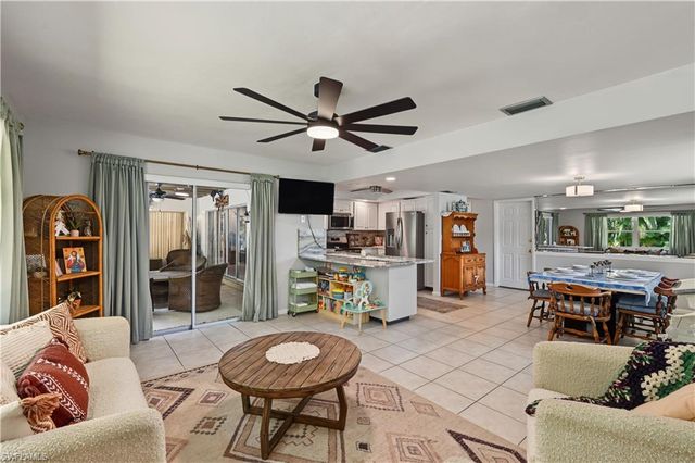 1137 Town And River DR, Fort Myers, FL 33919