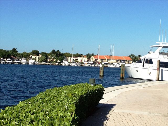21240 Harbor Way 285-28, Aventura, FL 33180