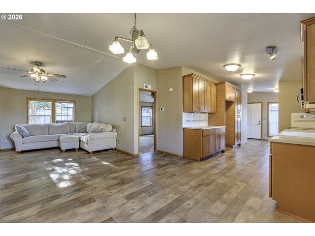 5385 Sw 167TH Ave, Beaverton, OR 97007