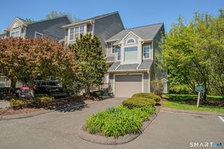 220 Algonquin Trail 220, Trumbull, CT 06611