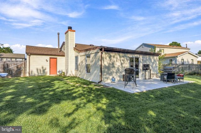 5 URANUS RD, Sewell, NJ 08080