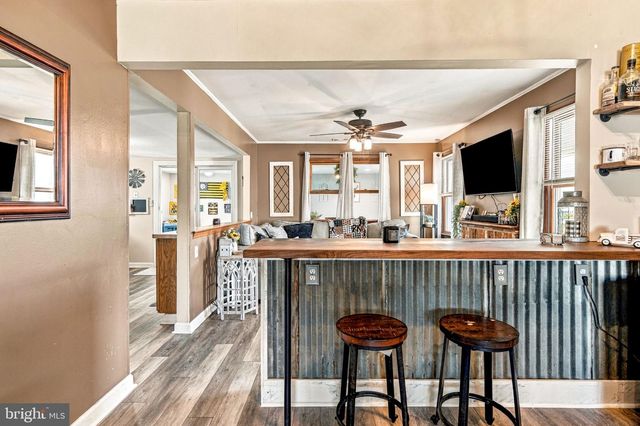 5 URANUS RD, Sewell, NJ 08080