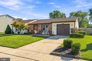 5 URANUS RD, Sewell, NJ 08080