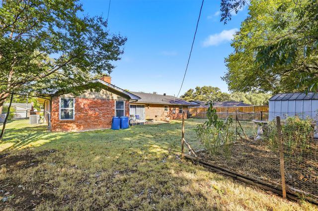 5629 Whitman Avenue, Fort Worth, TX 76133