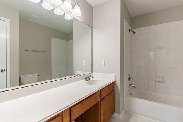 7850 Winding Creek View, Houston, TX 77072