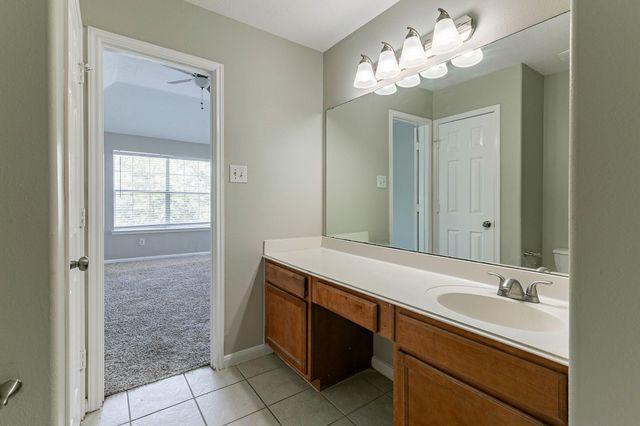 7850 Winding Creek View, Houston, TX 77072